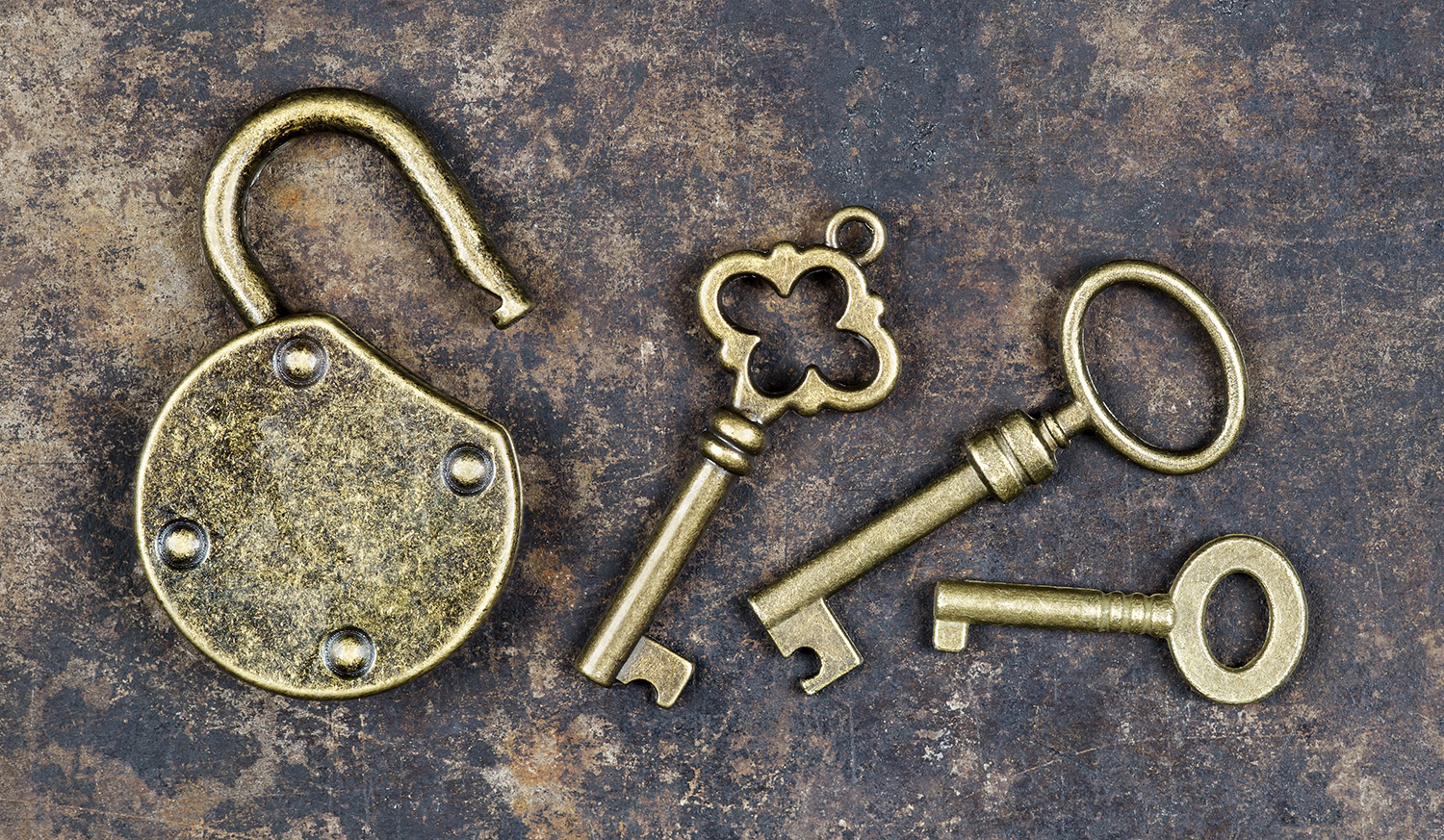 antique-padlock-and-keys-escape-room-game-concept-2022-03-18-13-38-54-utc-1